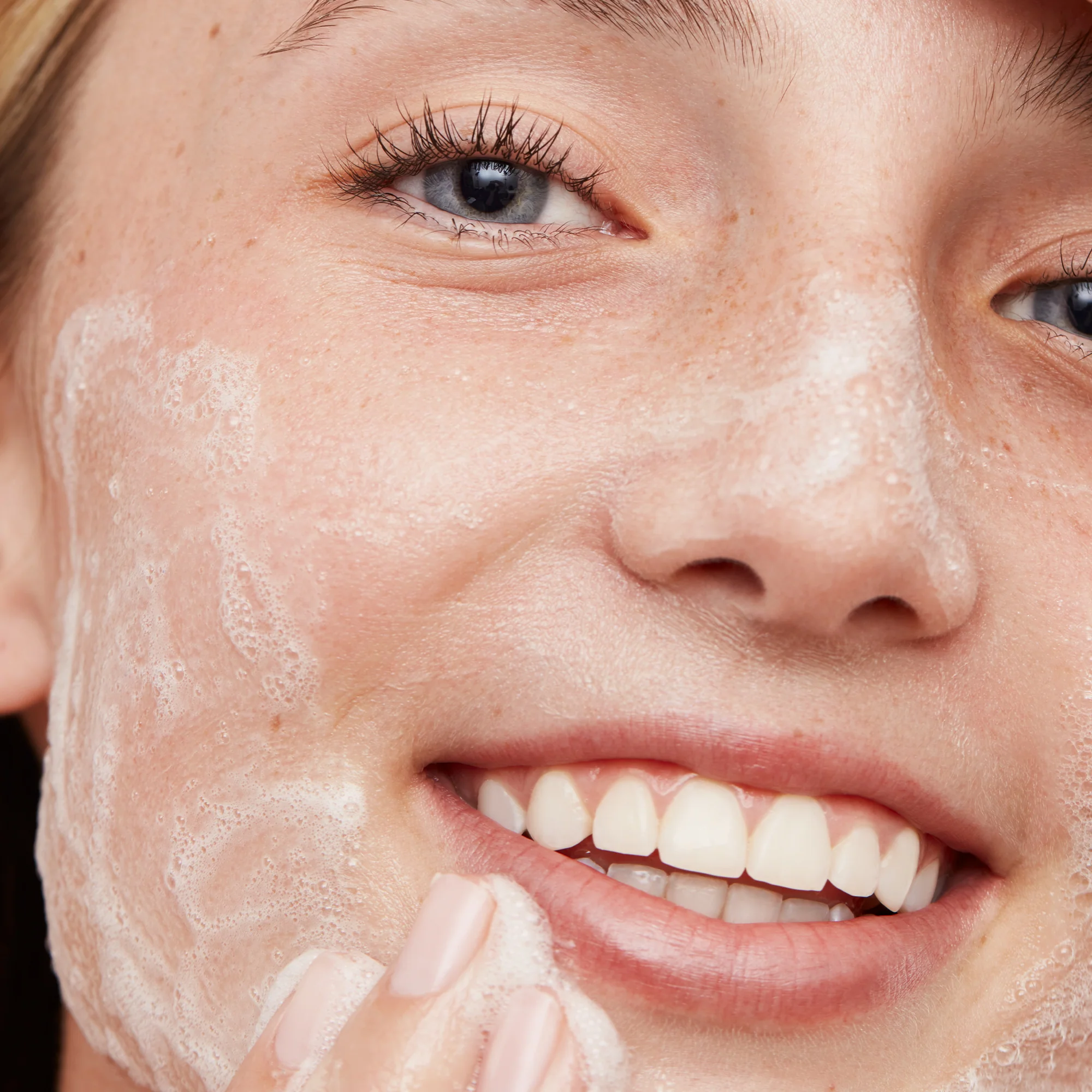 Acne Gel Cleanser (UNI) - Image 8