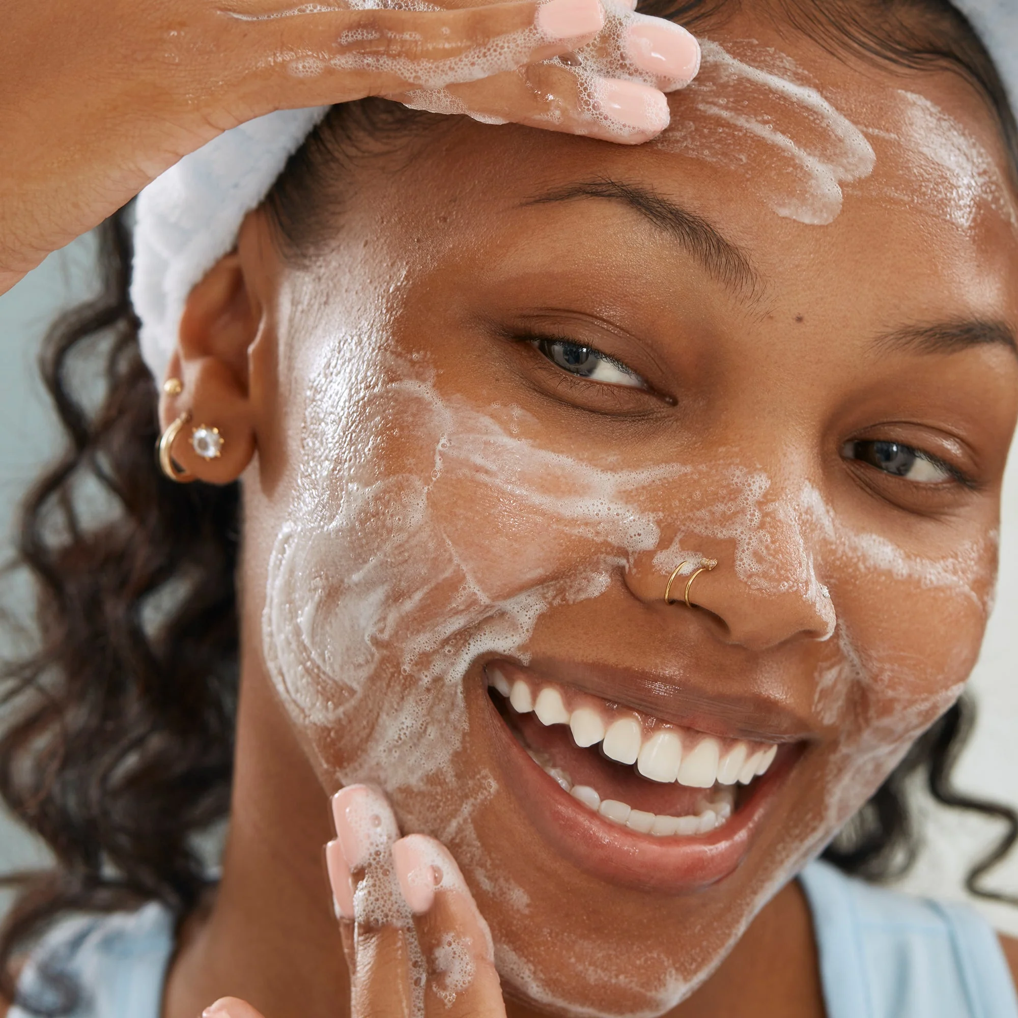Pore Perfecting Cleanser (CAN) - Image 2